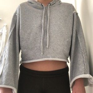 Vandervort/vegabond grey bell sleeve hoodie